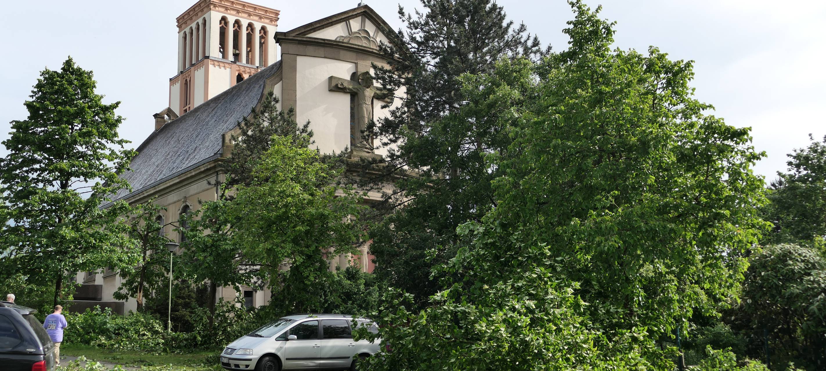 Schneise der Verwüstung nach Sturm in Hagen