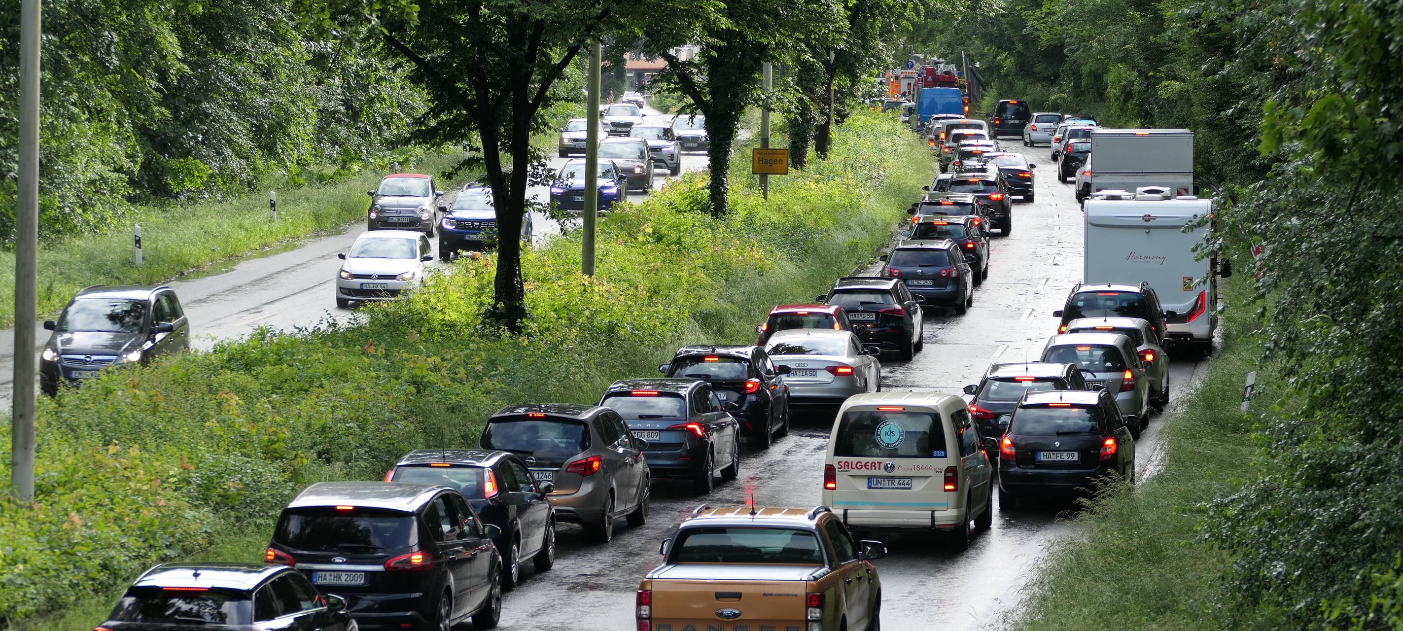 Schneise der Verwüstung nach Sturm in Hagen