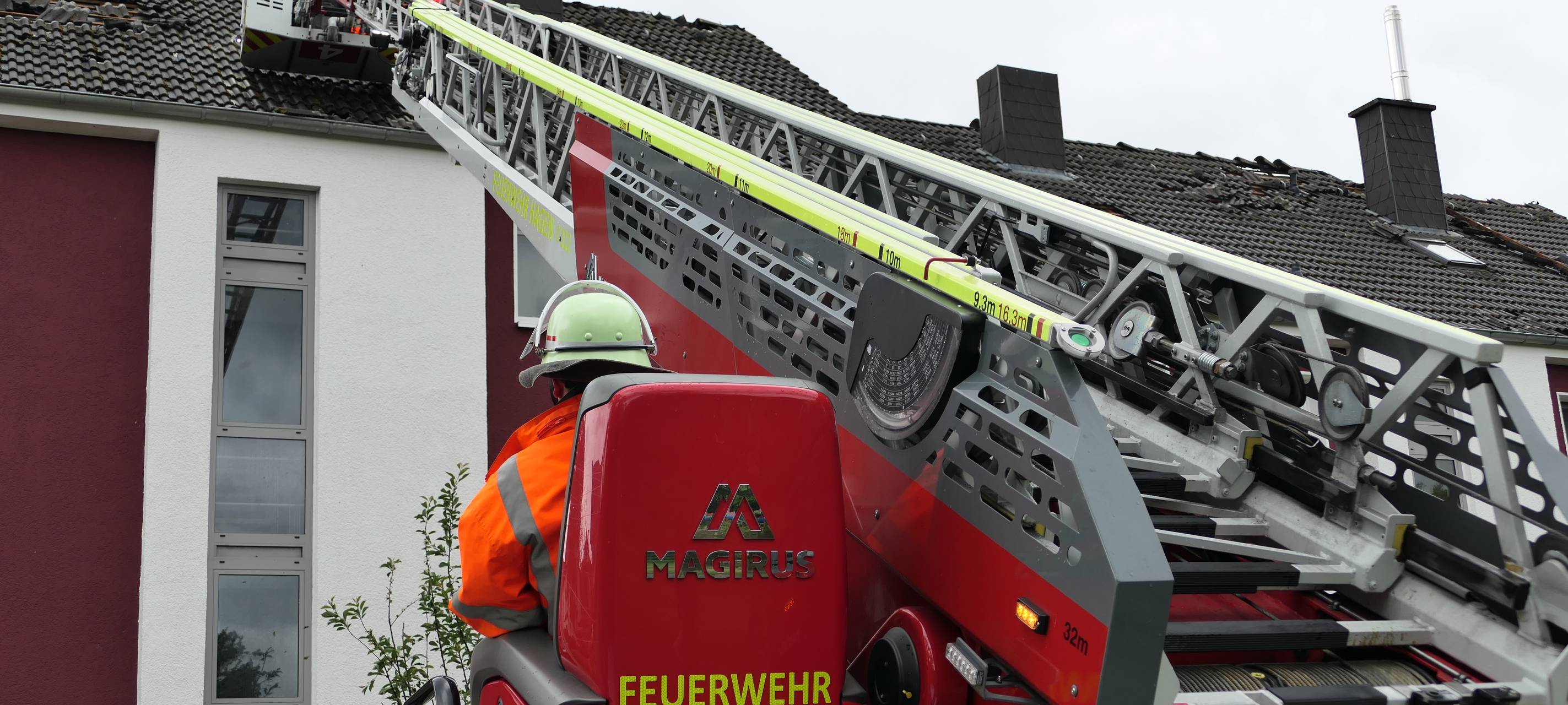 Schneise der Verwüstung nach Sturm in Hagen