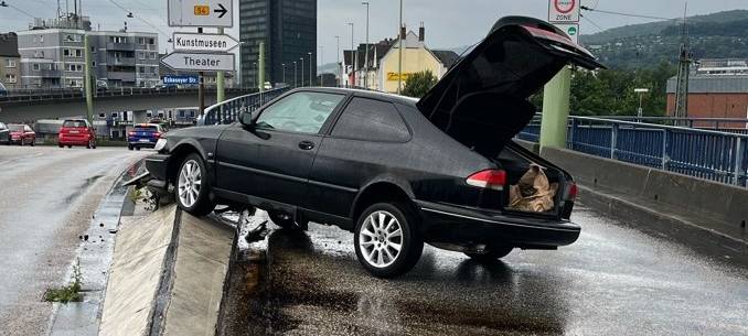 Unfall auf der Hochbrücke