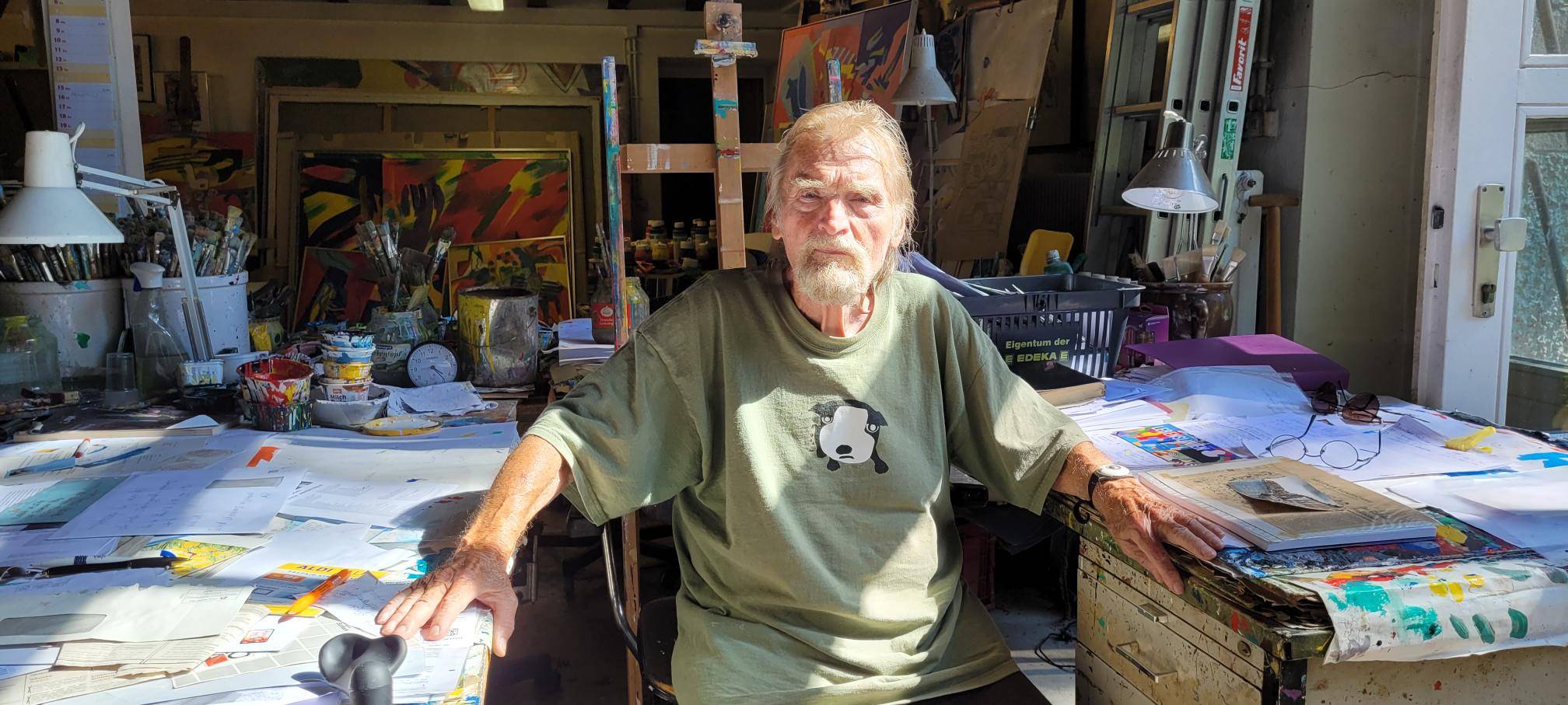 62 Jahre Erfahrung als Künstler: Ausstellung "Lebenslinien" in der Kanzlei Advomano