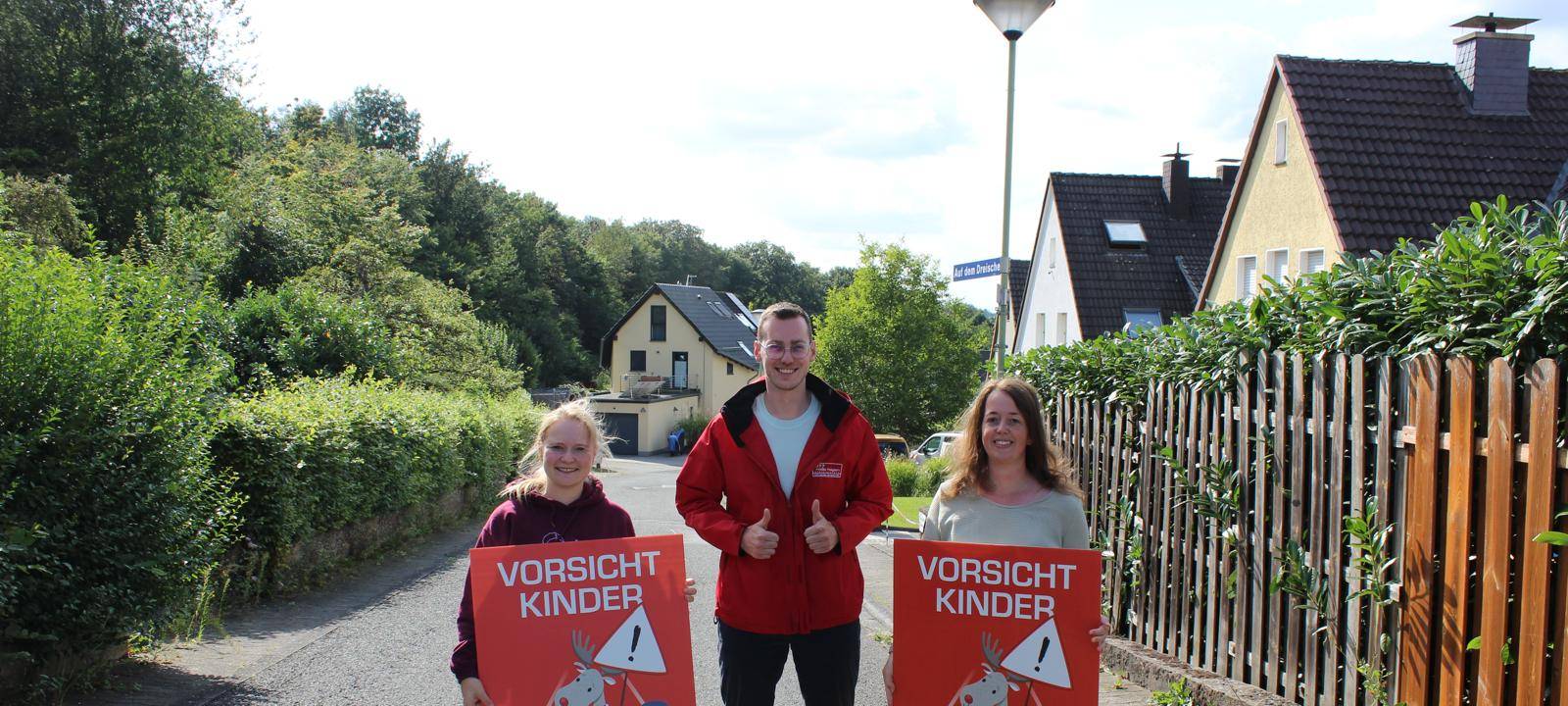 "Vorsicht Kinder!"-Schilder für mehr Sicherheit im Straßenverkehr
