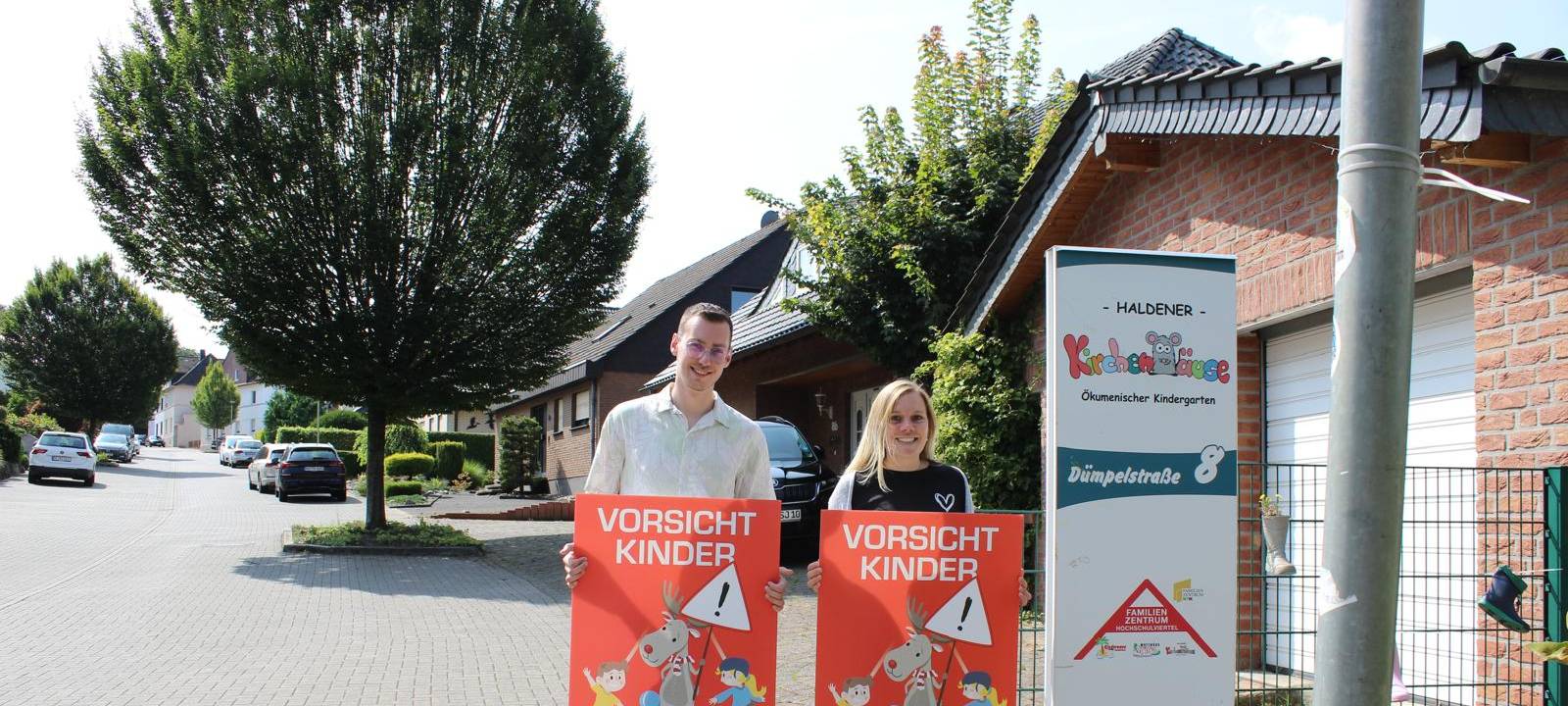 "Vorsicht Kinder!"-Schilder für mehr Sicherheit im Straßenverkehr