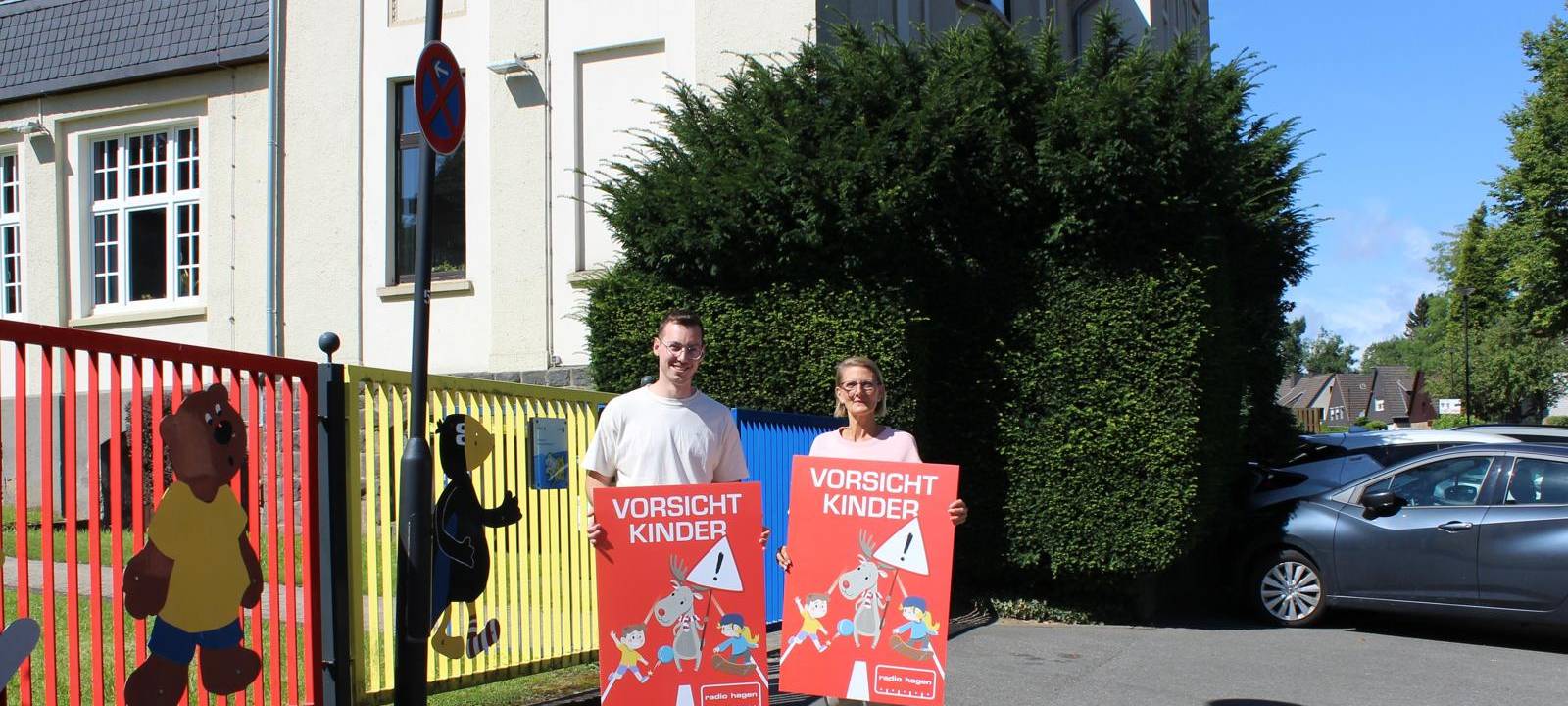 "Vorsicht Kinder!"-Schilder für mehr Sicherheit im Straßenverkehr