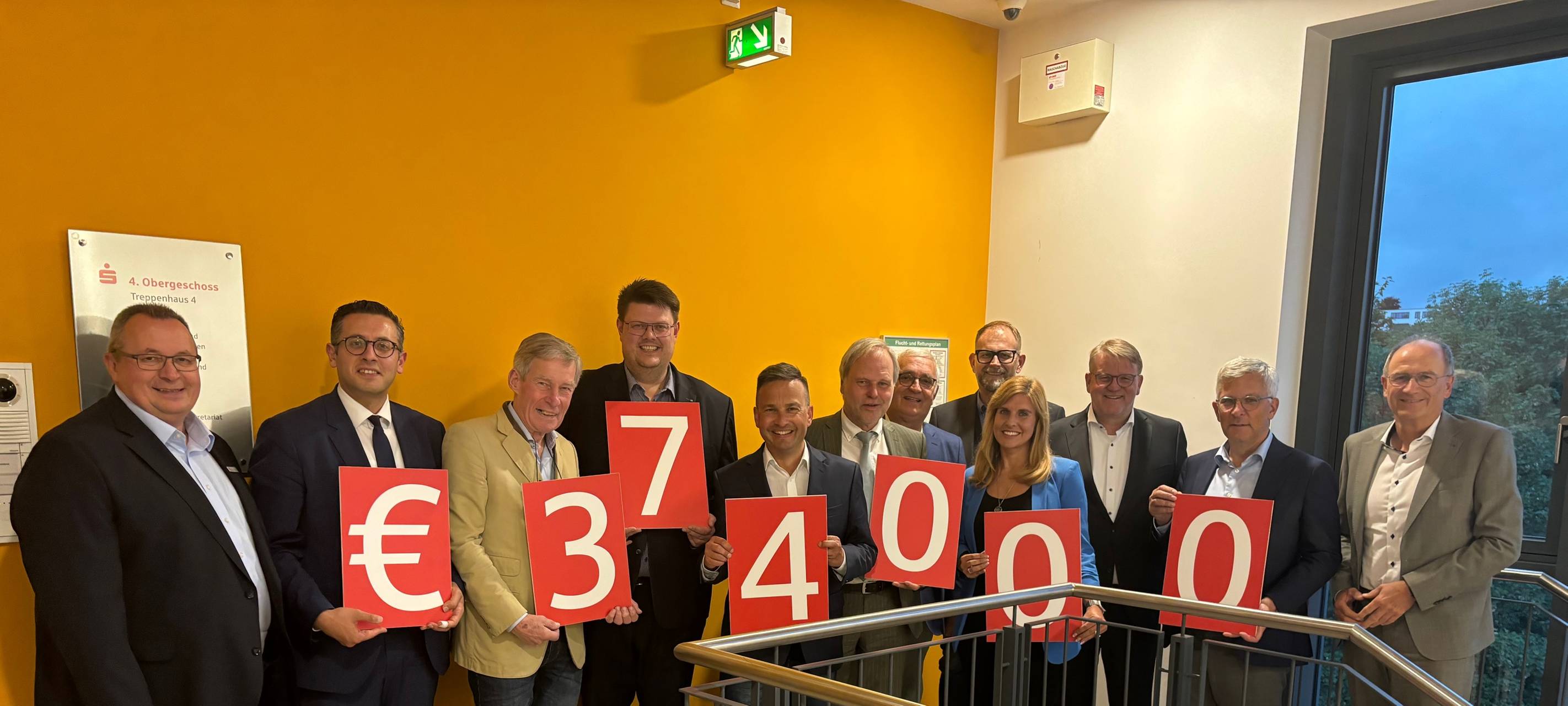 Sparkasse stiftet 374.000€ für gemeinnützige Projekte