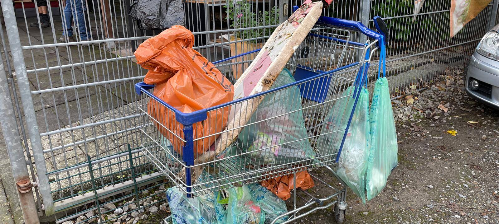 Sogar ein Einkaufswagen war Teil der Ausbeute
