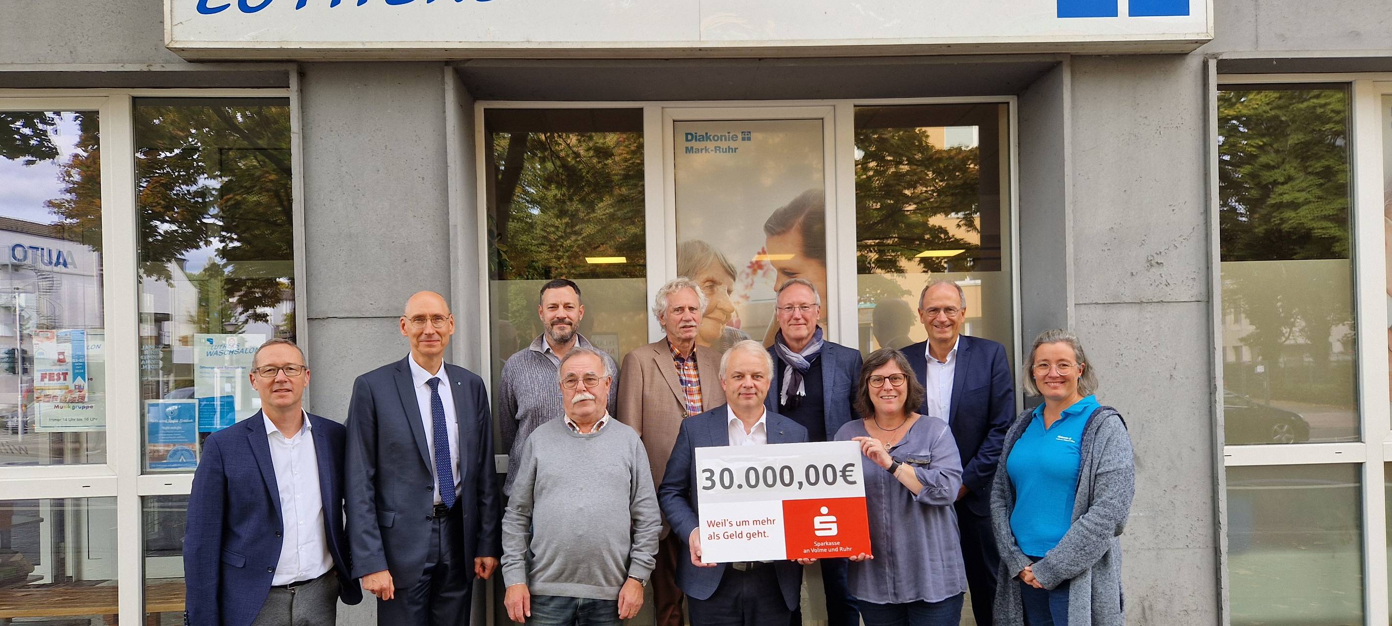 Sparkasse an Volme und Ruhr spendet 30.000 Euro