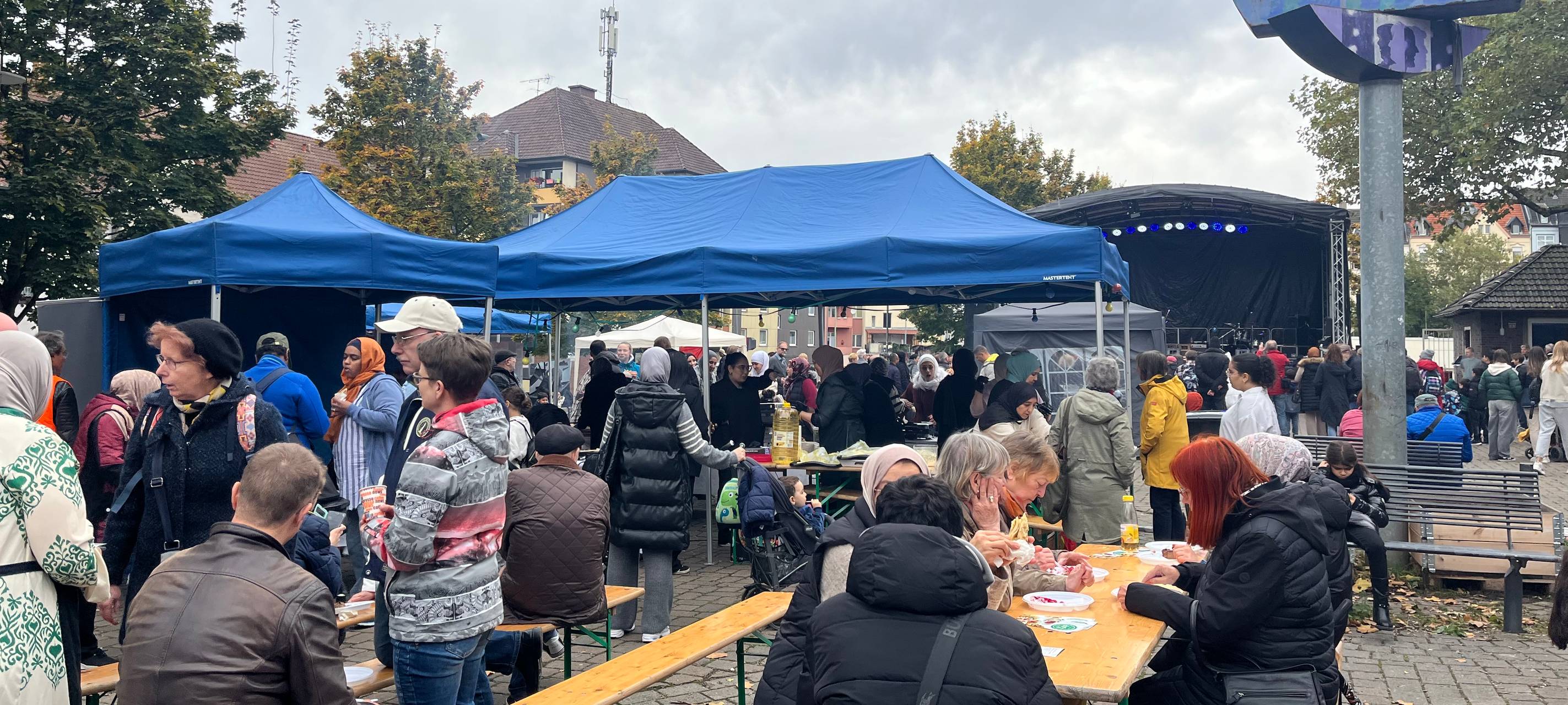 Stadtteilfest in Altenhagen - eine Brücke zwischen den Menschen