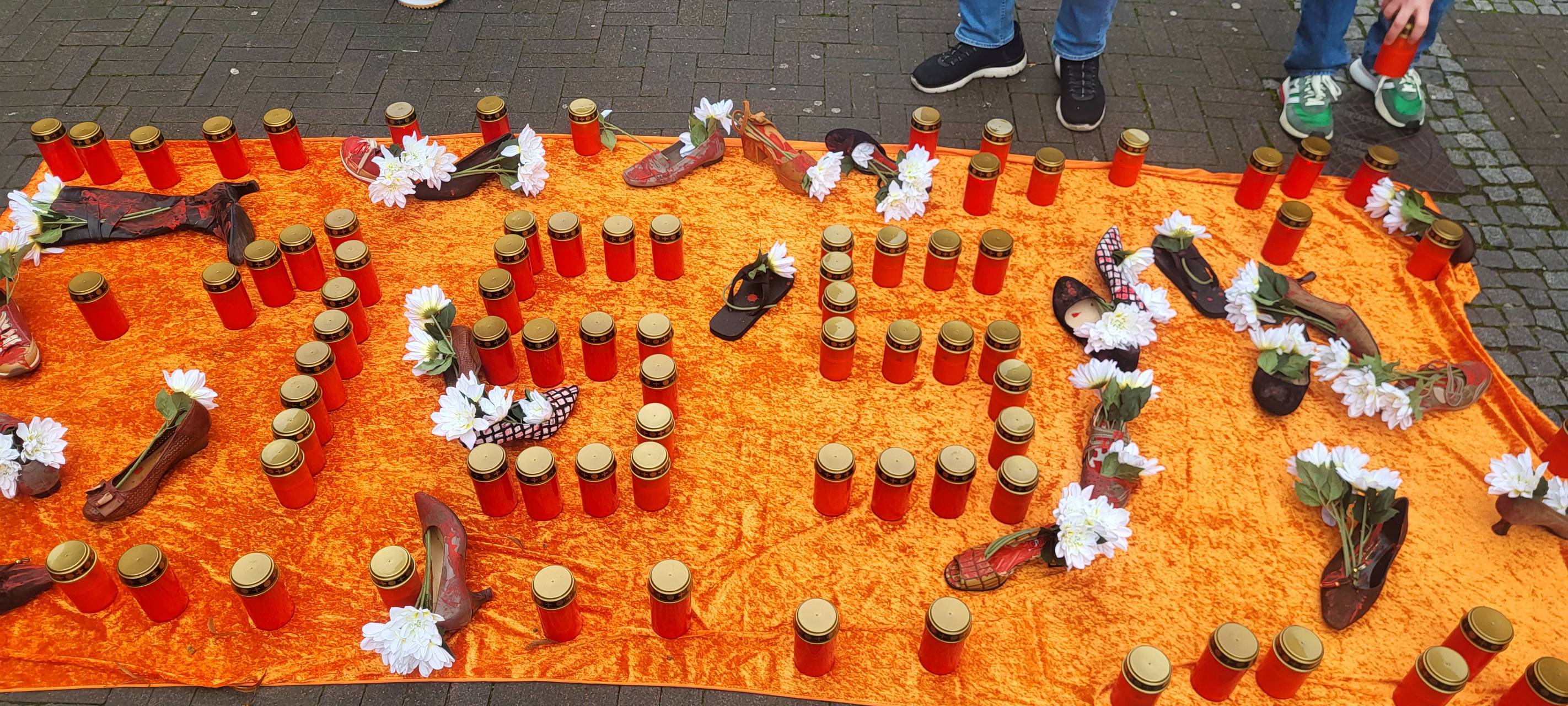 Demonstration gegen Gewalt gegen Frauen und Kinder