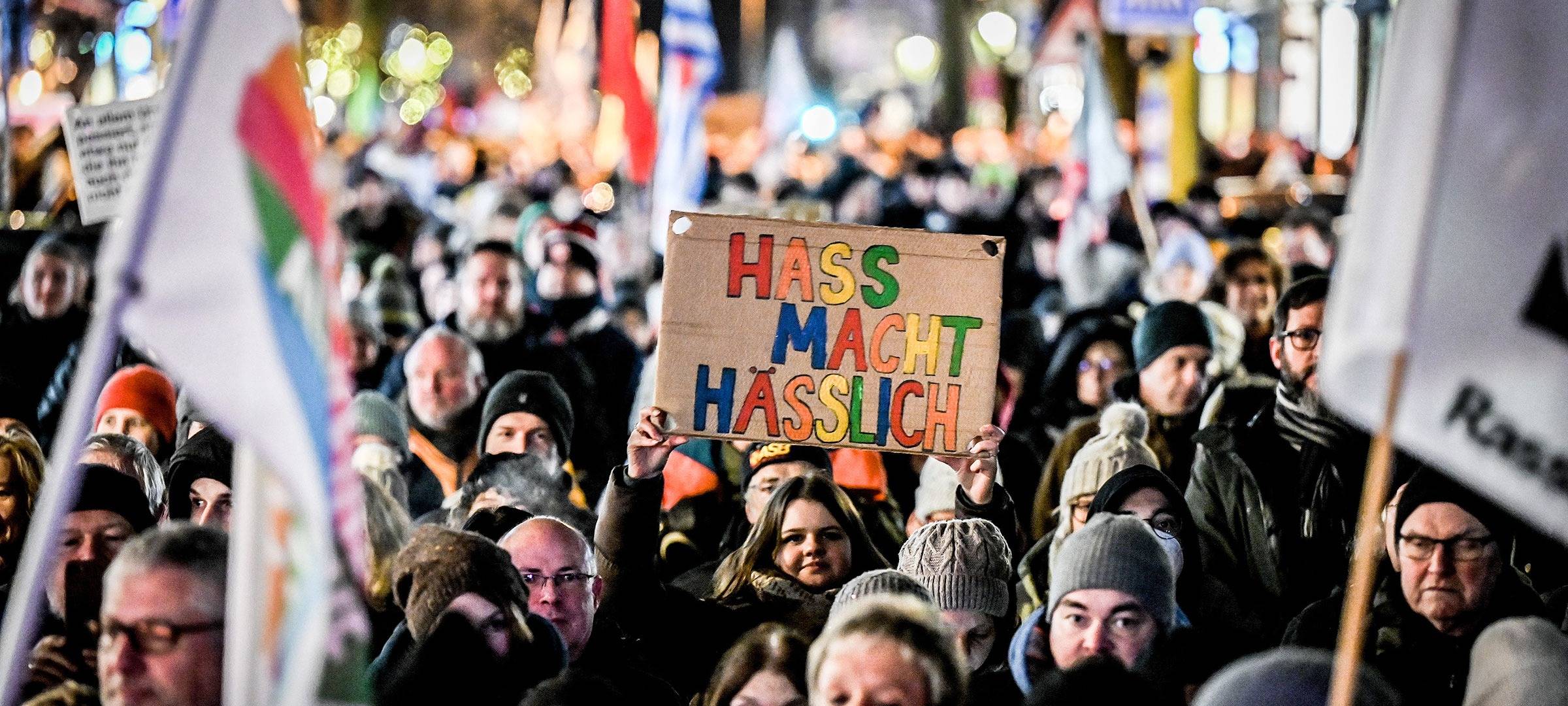 7000 bei Demo gegen AfD: ‚An unserer Mauer prallen sie ab‘ fotografiert in Essen