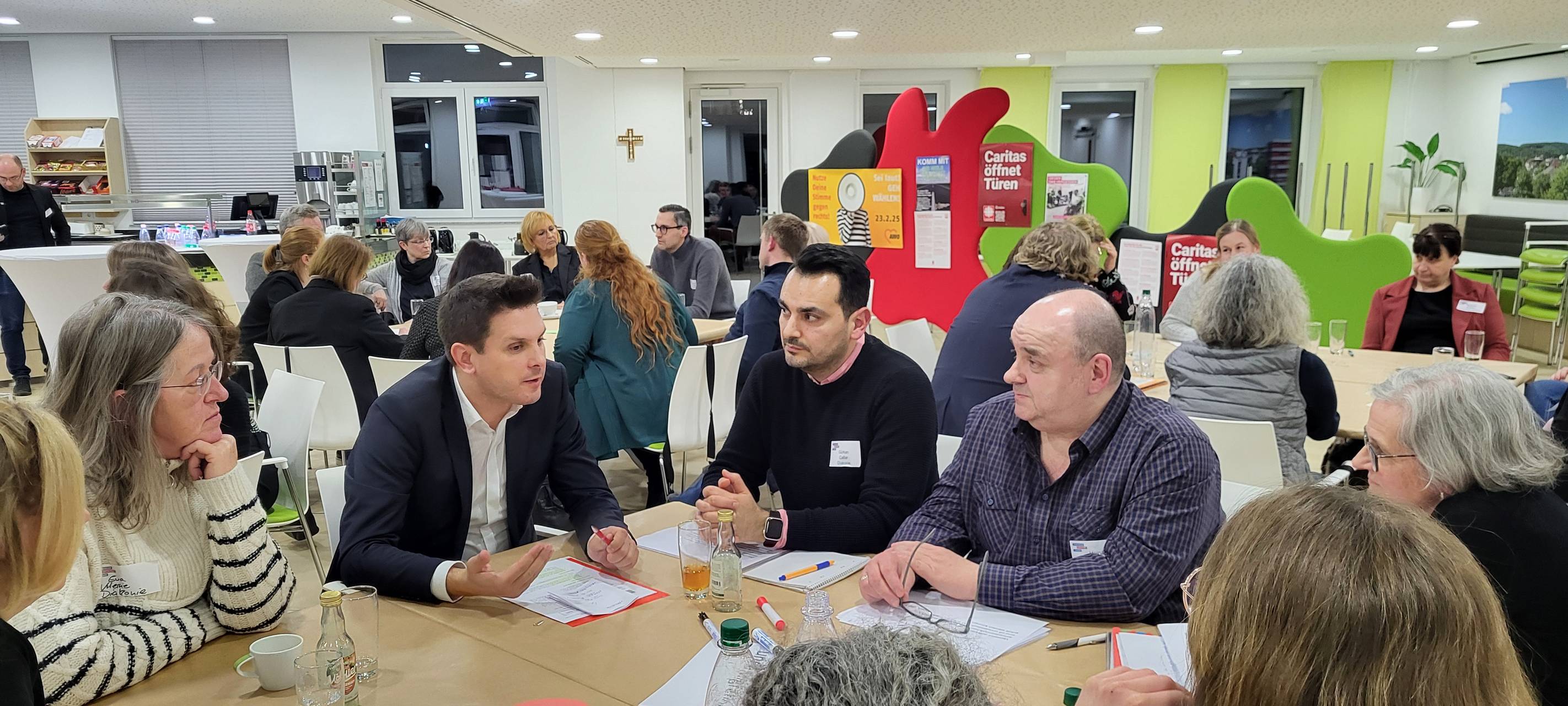 Sozialpolitischer Dialog