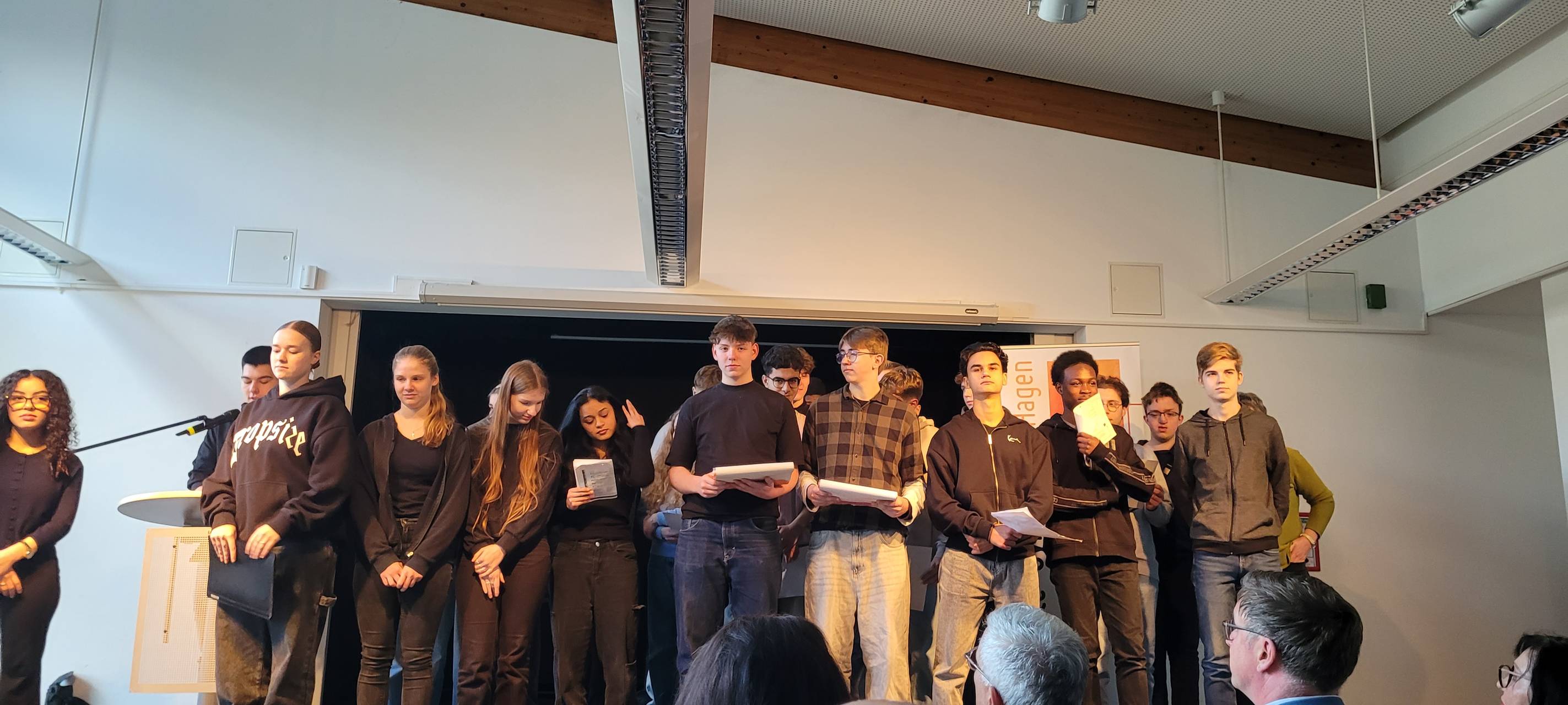 Fichte Gymnasium veranstaltet Gedenken an Auschwitz