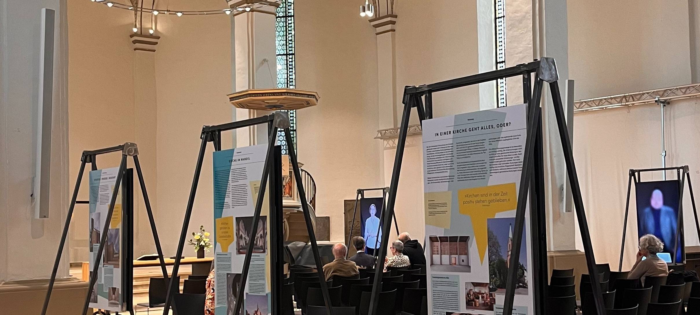 Ausstellung "Kirchen als Vierte Orte"