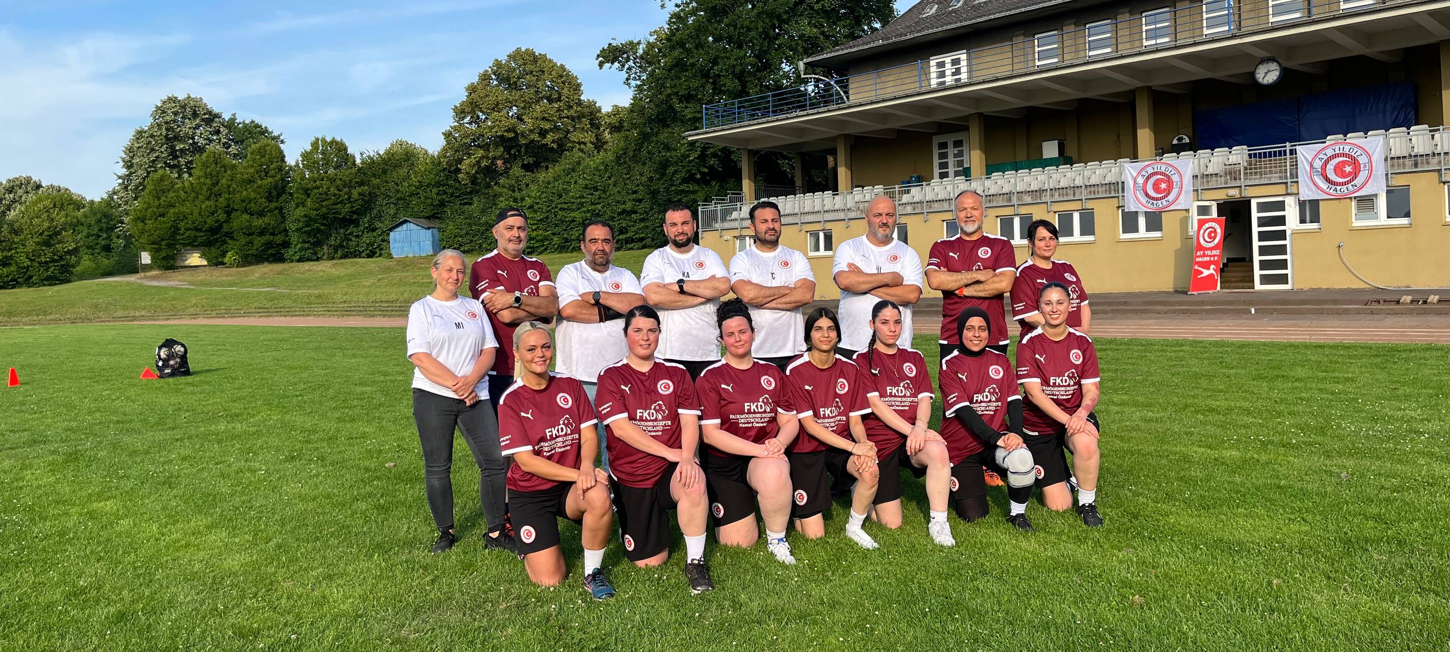 Ay Yildiz - die erste Deutsch-Türkische Frauenfußball-Mannschaft der Stadt
