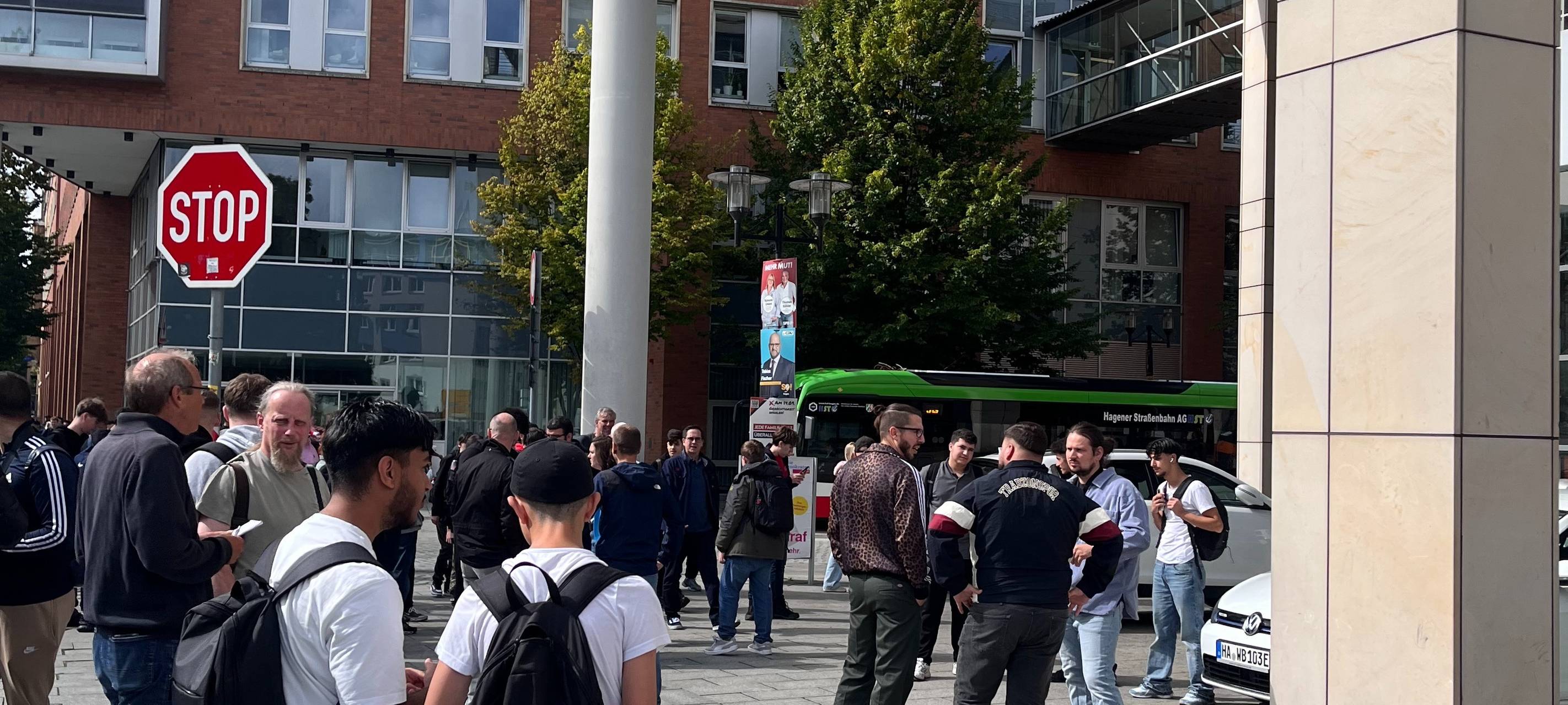 Cuno-Schüler im Gespräch mit dem OB