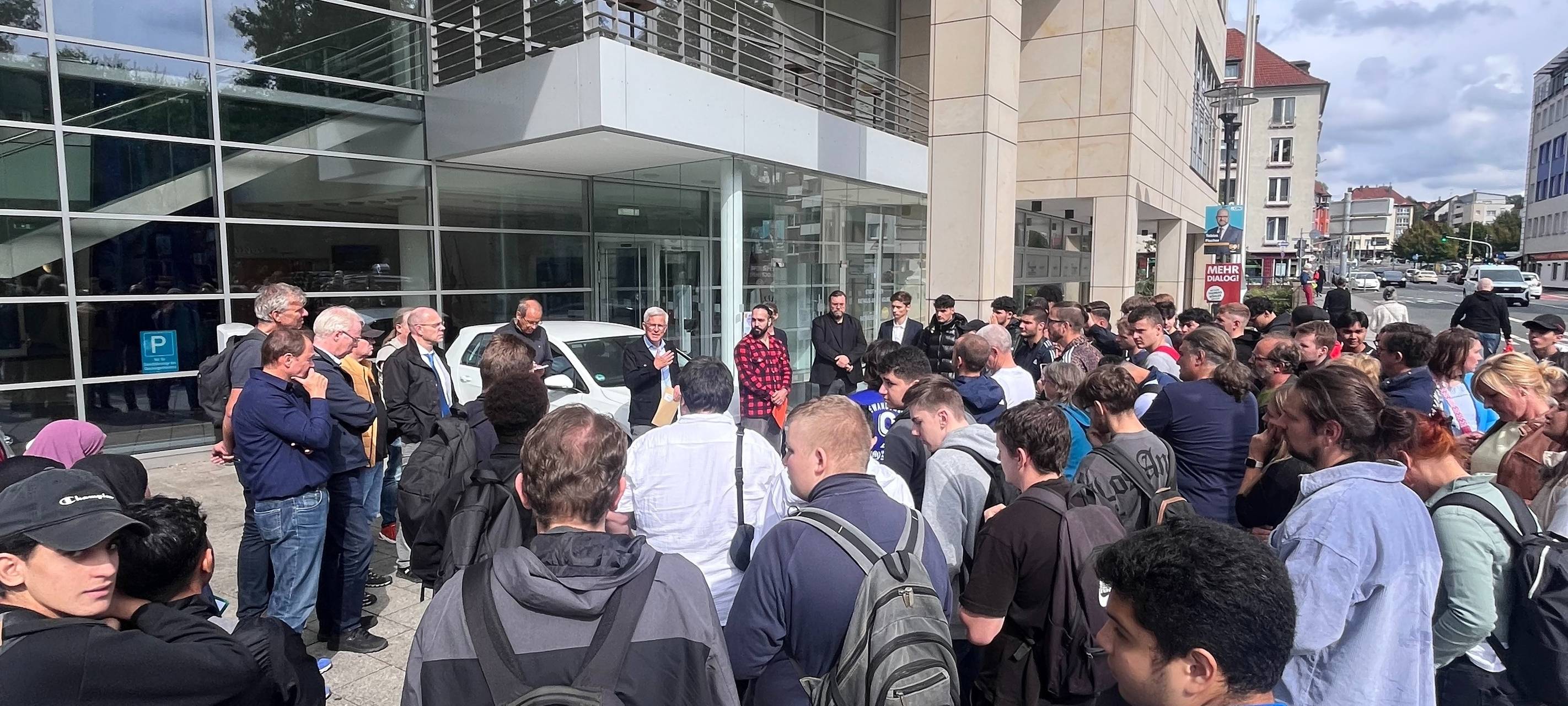 Cuno-Schüler im Gespräch mit dem OB