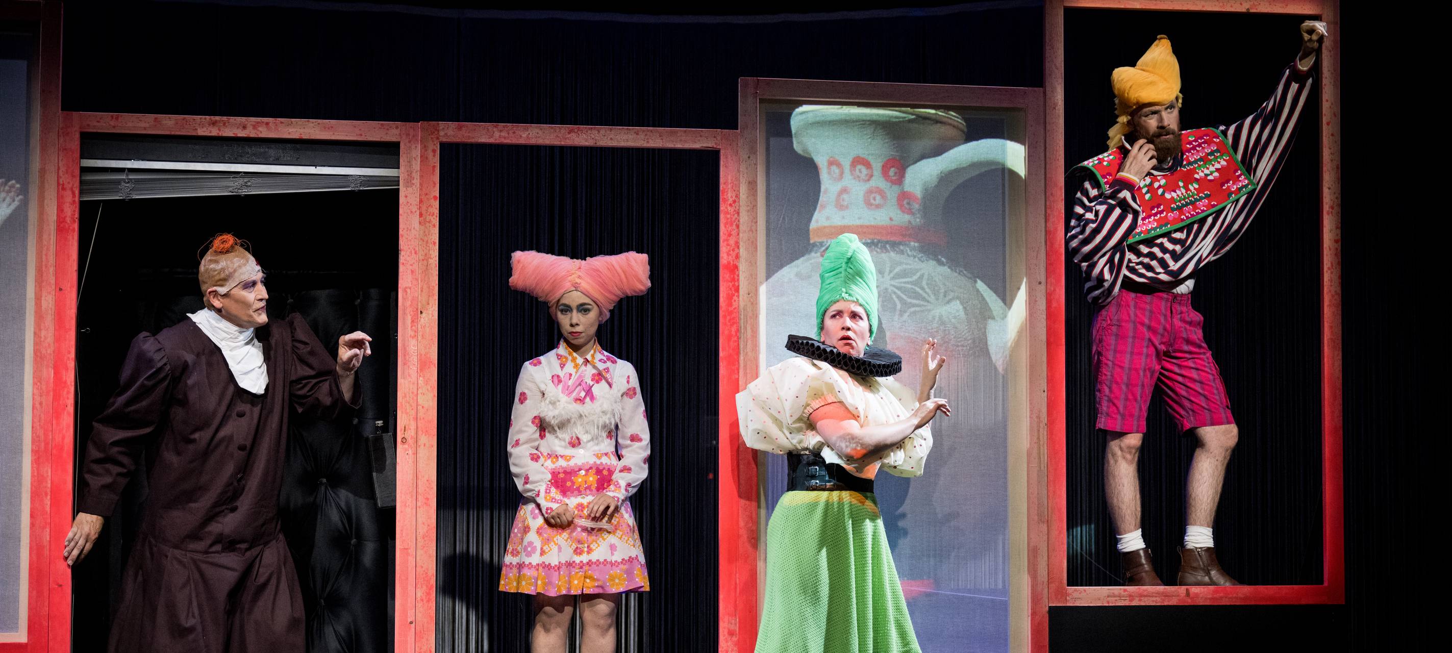 LUTZ zeigt "Der zerbrochene Krug"