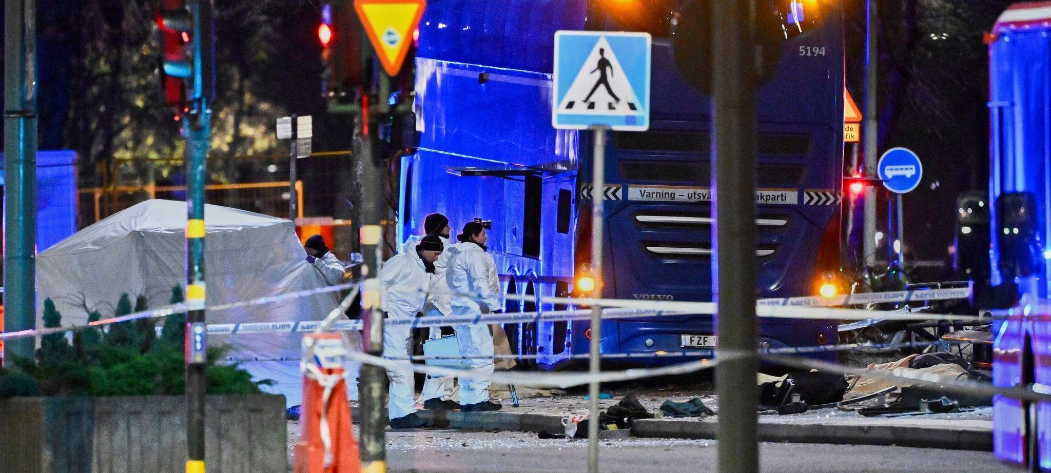 Tote und Verletzte bei Busunfall in Stockholm