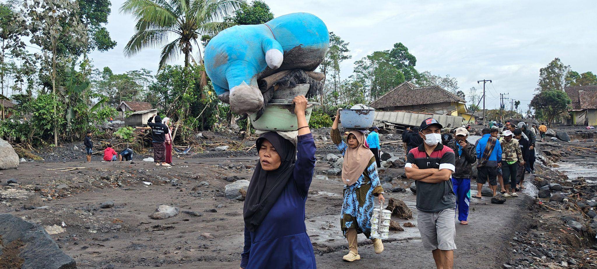 Vulkan Semeru in Indonesien ausgebrochen