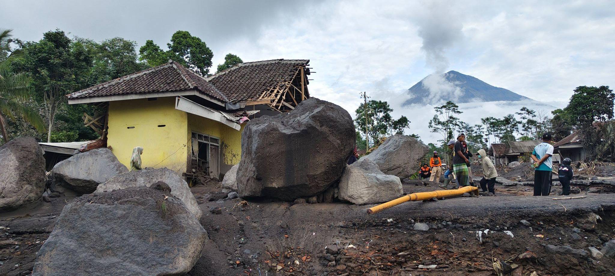 Vulkan Semeru in Indonesien ausgebrochen