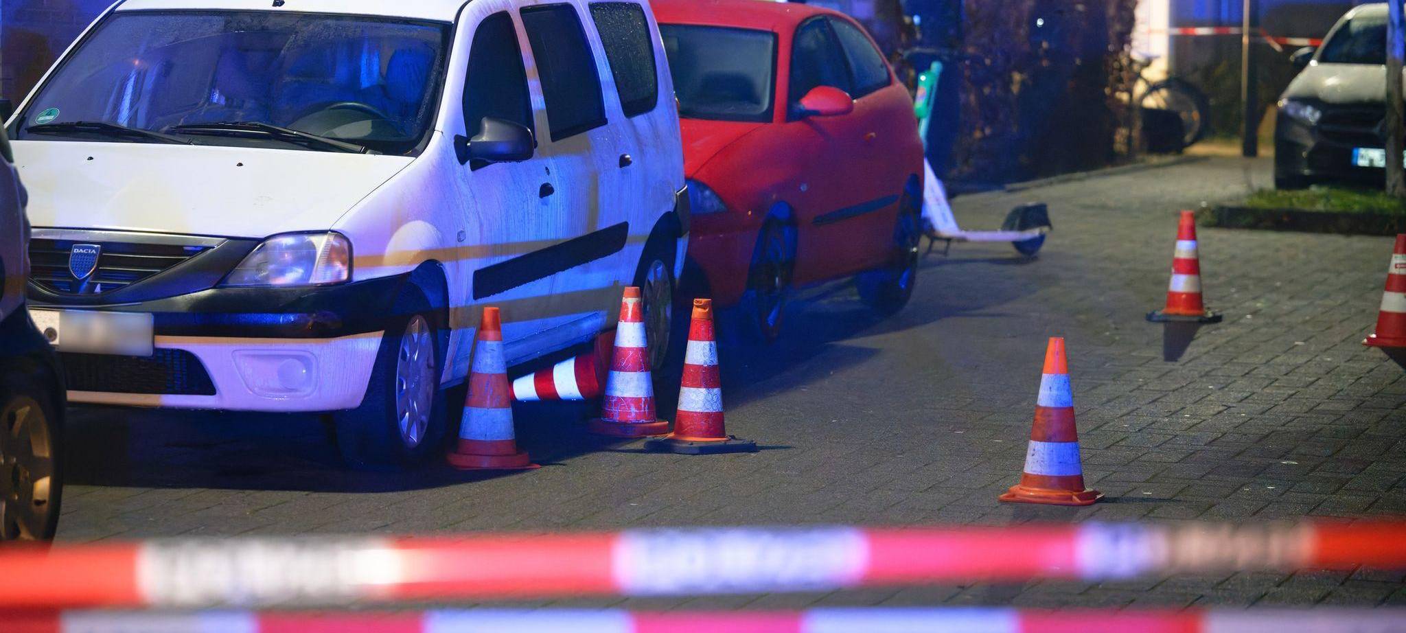 Männer nahe Veranstaltungshalle in Köln angeschossen