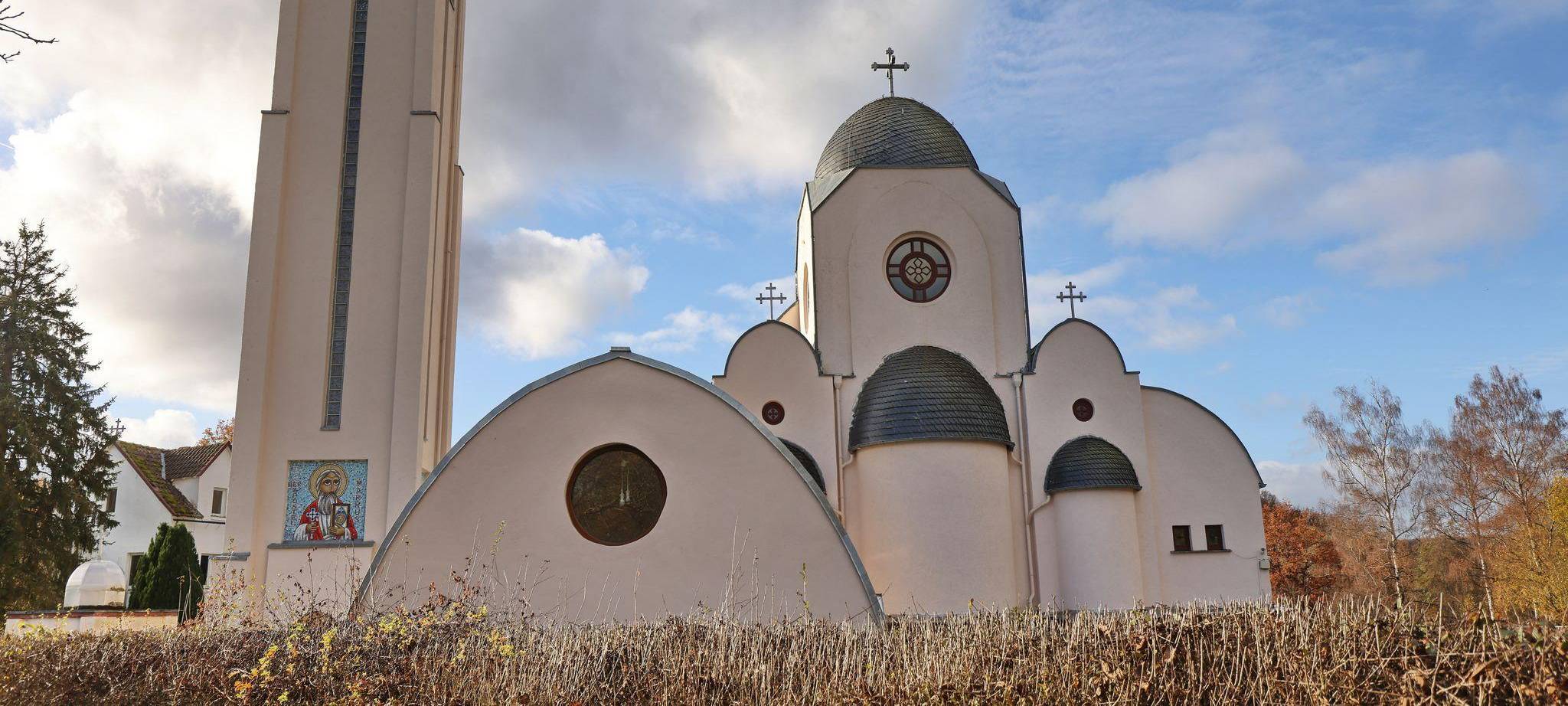 Baby vor Kloster im hessischen Waldsolms gefunden