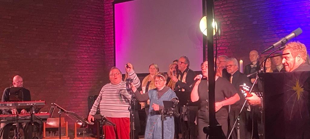 Weihnachtsparty im Kirchenschiff