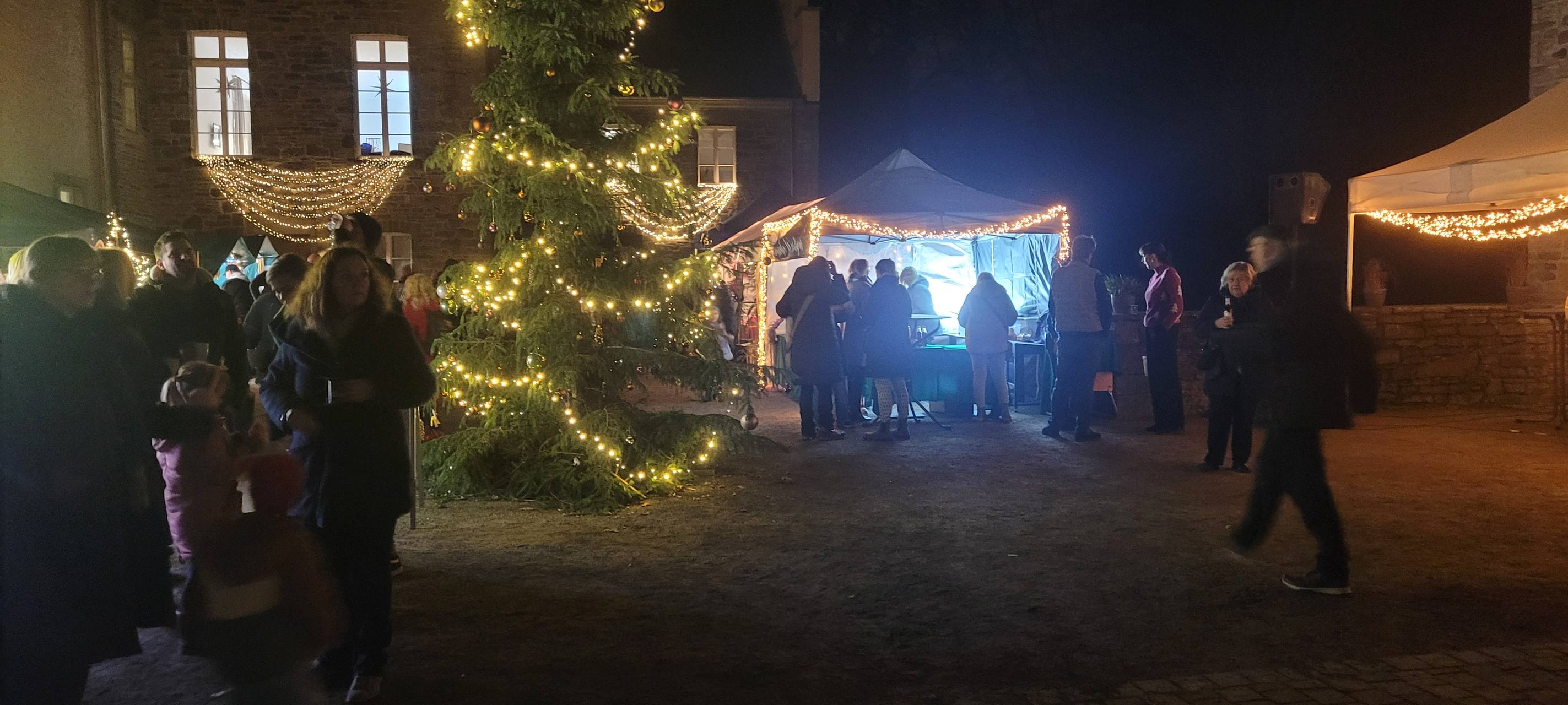 Weihnachtsmarkt am Wasserschloss Werdringen