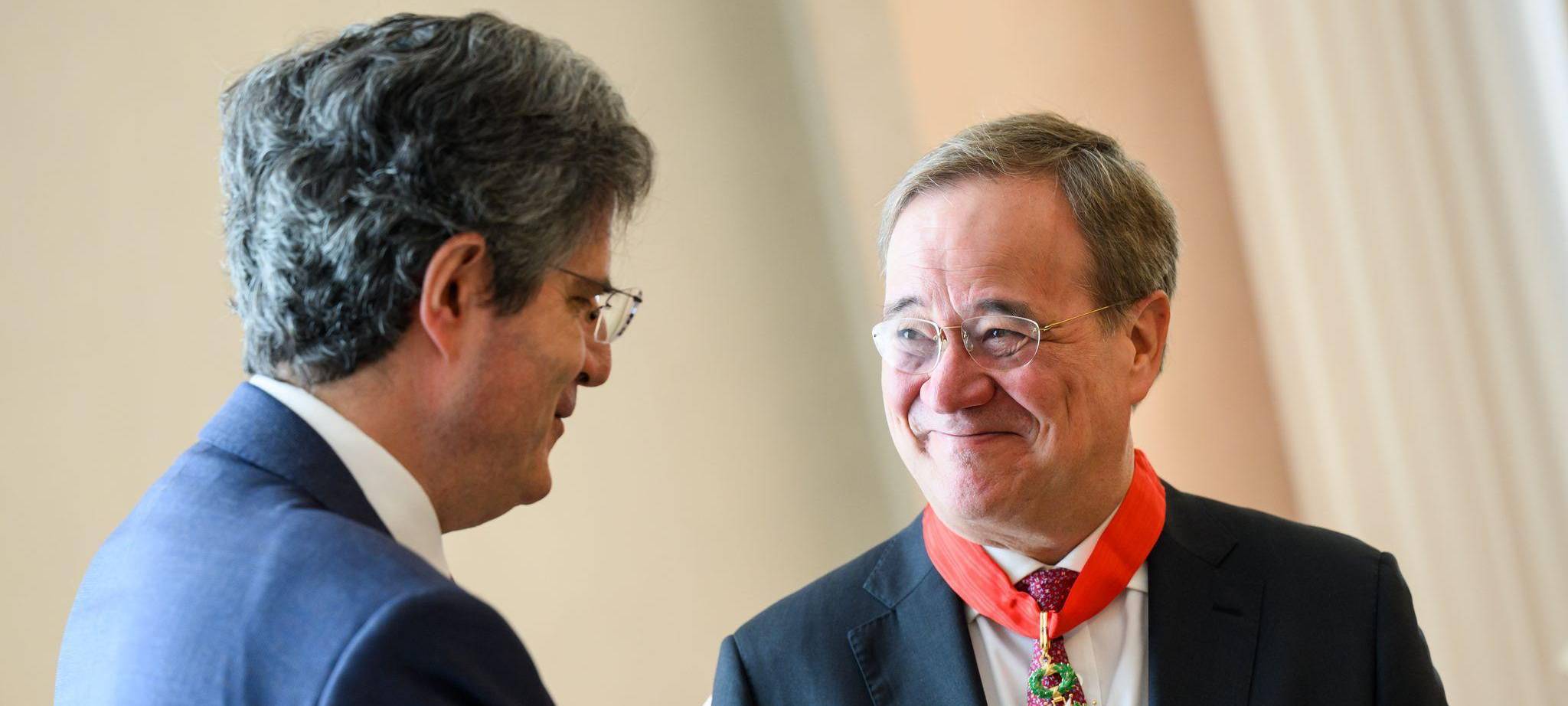 Laschet erhält Orden der Ehrenlegion