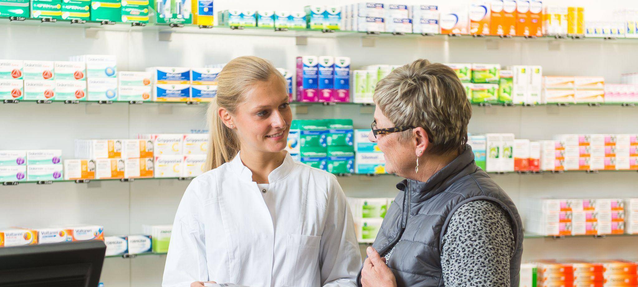 Kundenberatung in einer Apotheke