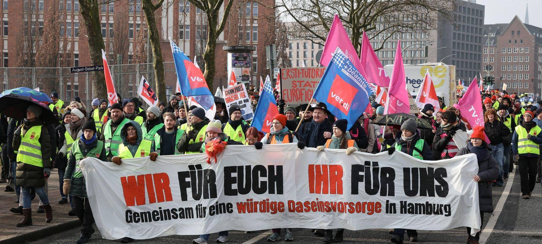 Warnstreik der Gewerkschaften - Hamburg