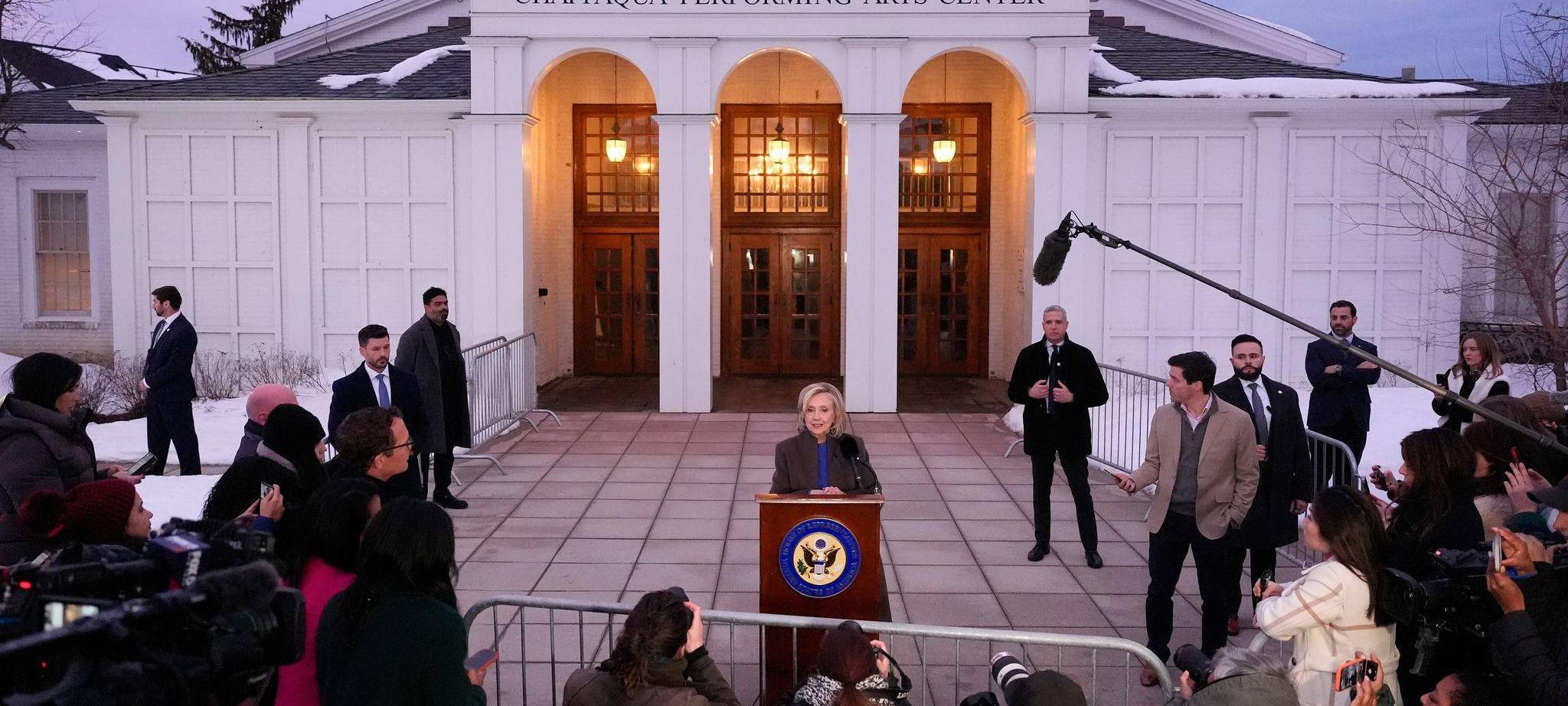 Epstein-Affäre - Clintons vor Untersuchungsausschuss