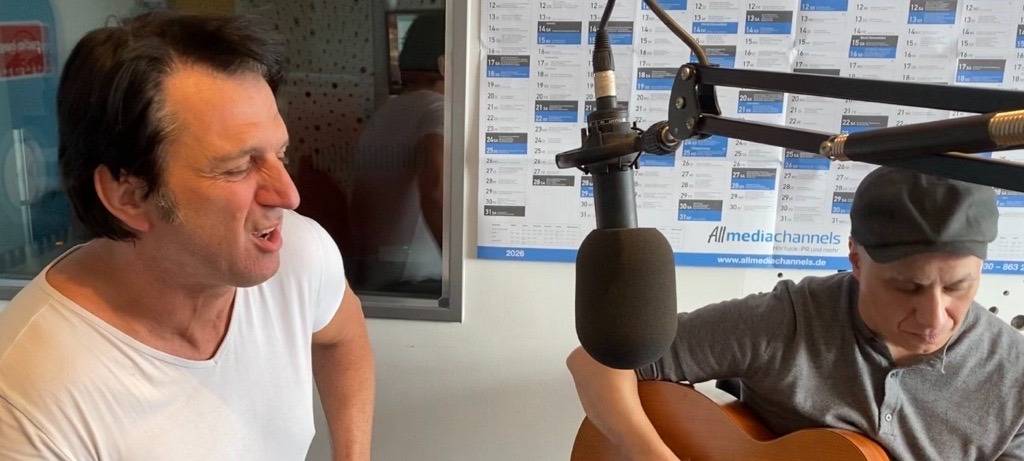 OLIVER STEINHOFF / ADRIANO BATOLBA