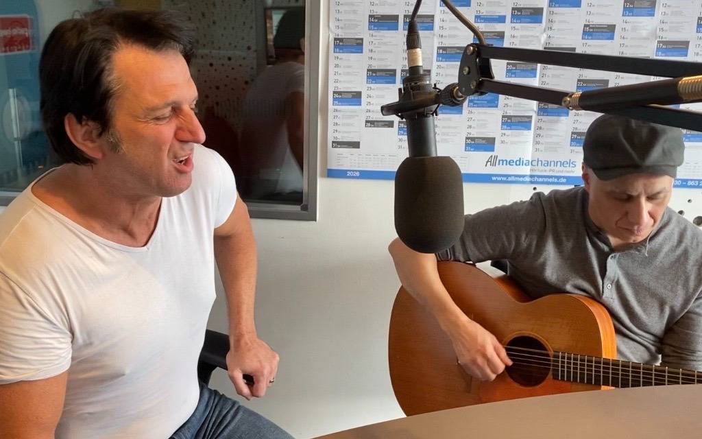 OLIVER STEINHOFF / ADRIANO BATOLBA