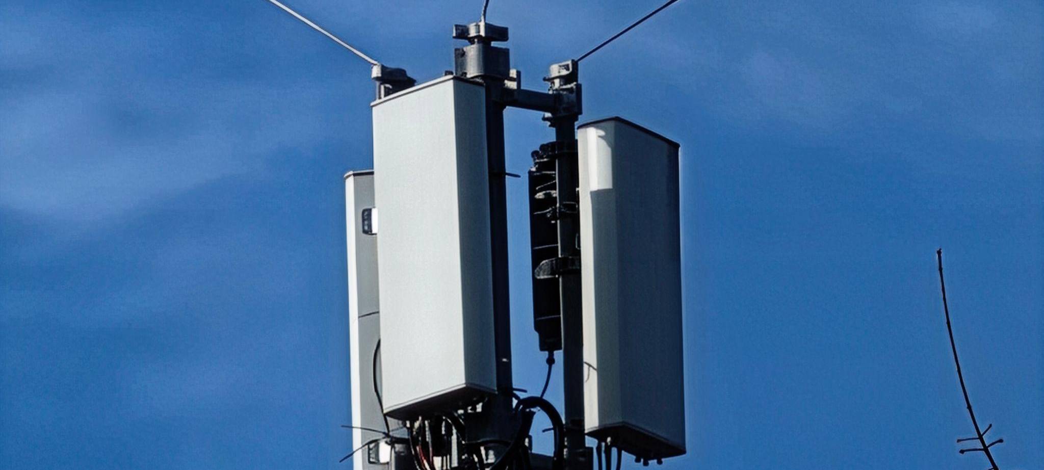 Fotoaufnahme von einem Sendemast mit dem Motorola Signature