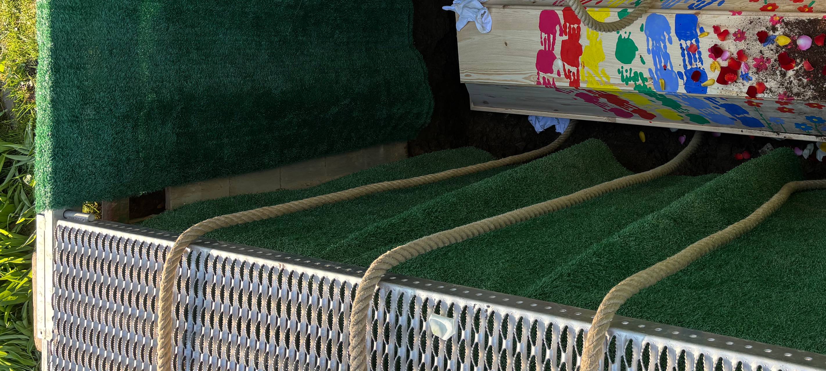 ASD-Schüler begraben Schulskelett