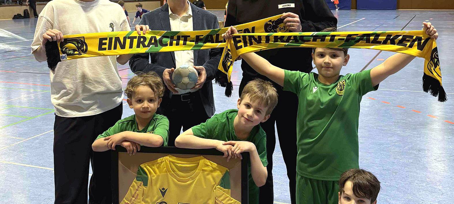 Eintracht-Falken machen Schule