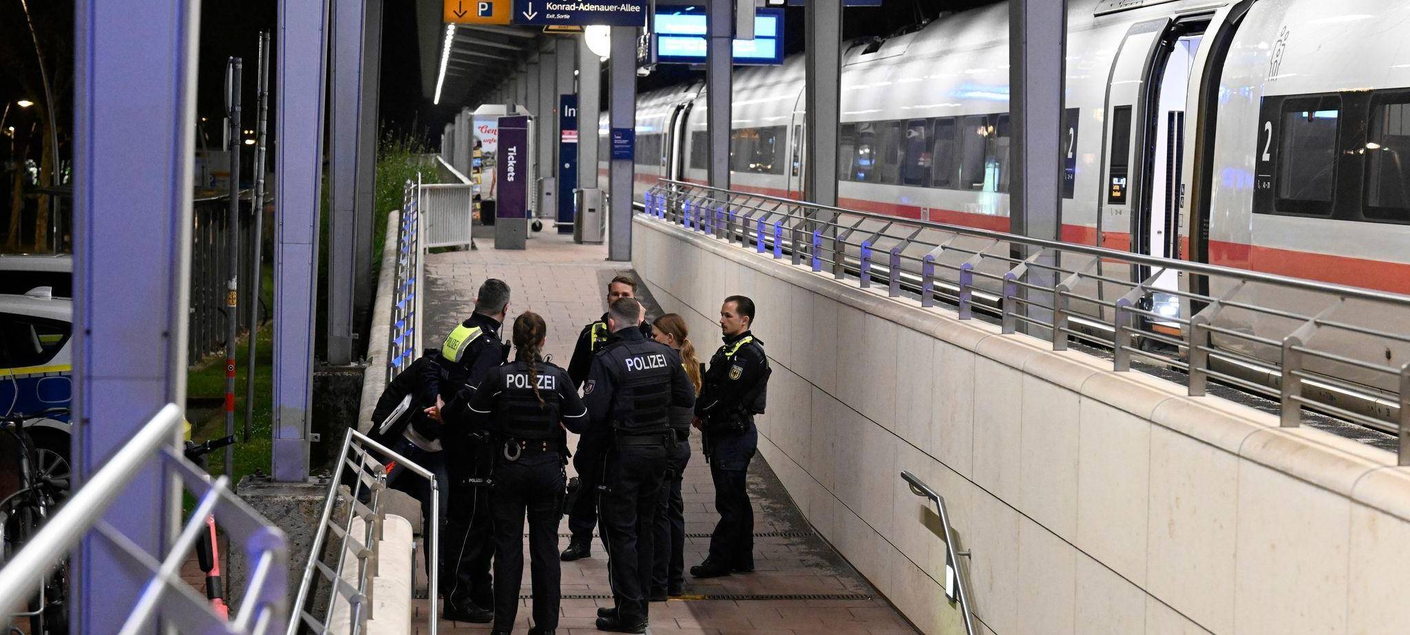 Mann droht mit Anschlag in ICE