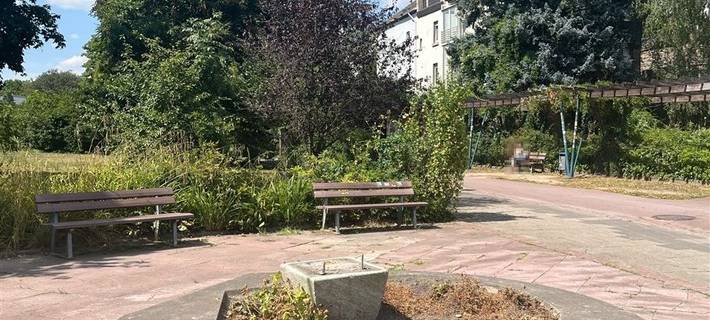 Sockel der Bronzeskulptur