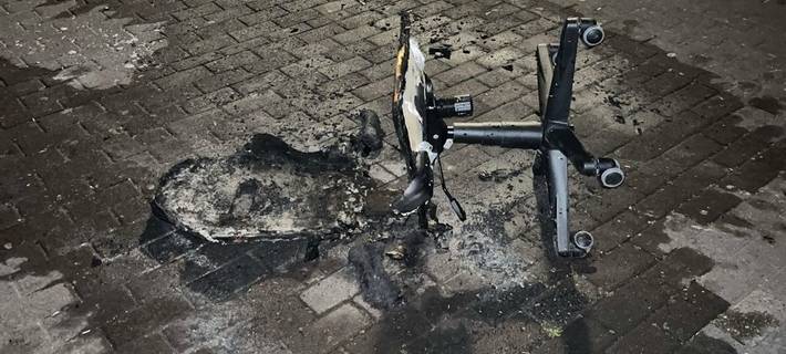 In Brand gesetzter Bürostuhl.