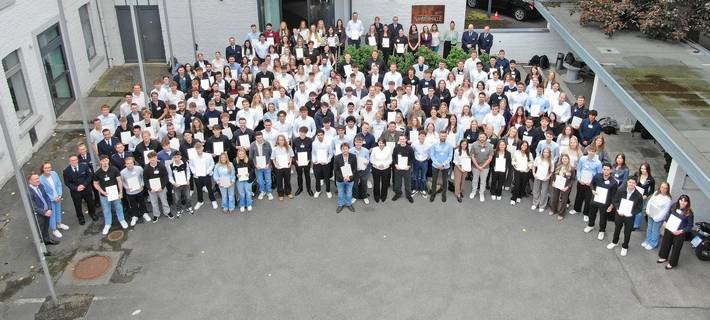 190 Studierende erhielten am Dienstag (01.09.2026) ihre Ernennungsurkunden und wurden zu Beamtinnen und Beamten auf Widerruf ernannt.