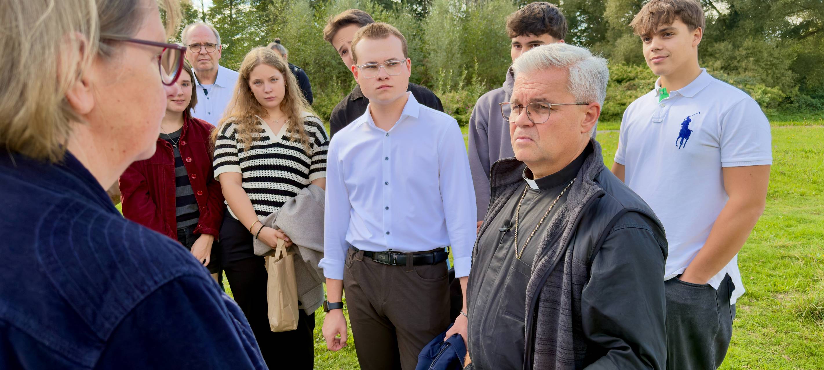 Hildegardisschüler auf gemeinsamer Kanutour mit dem Erzbischof