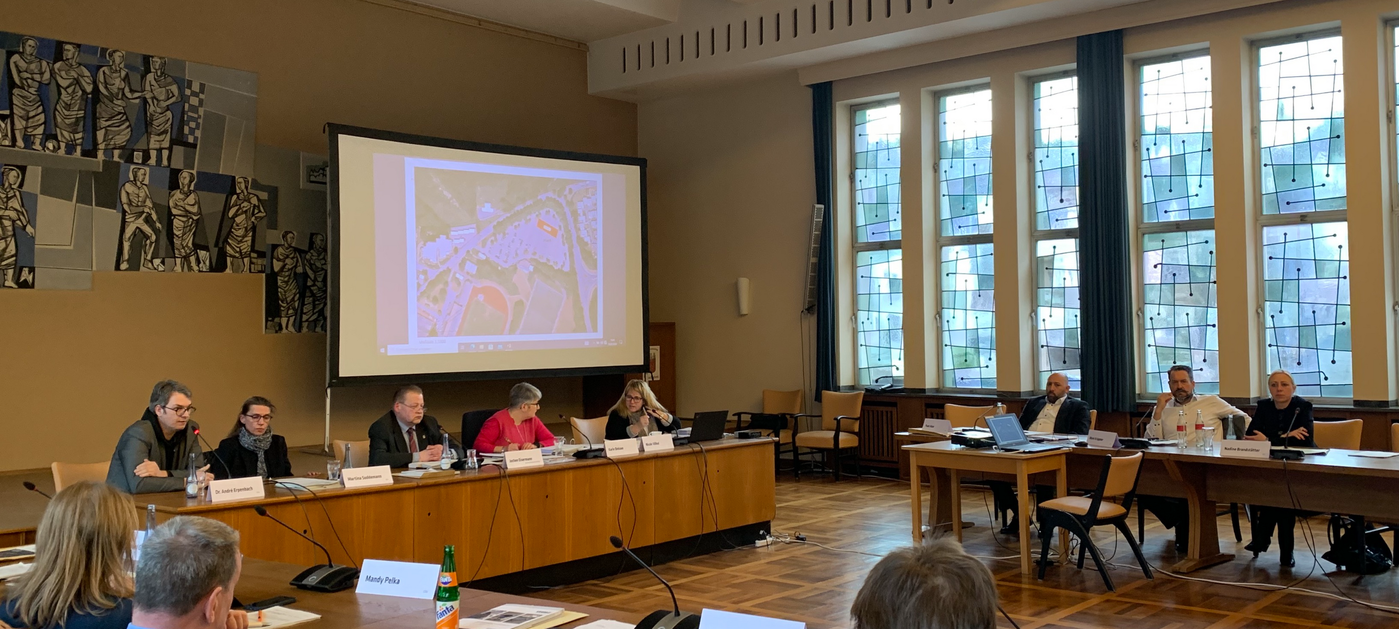 Containerdorf war großes Thema im Hohenlimburger Rathaus